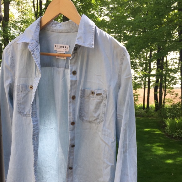 🌵Bullshead light-wash denim chambray button up - Picture 5 of 7